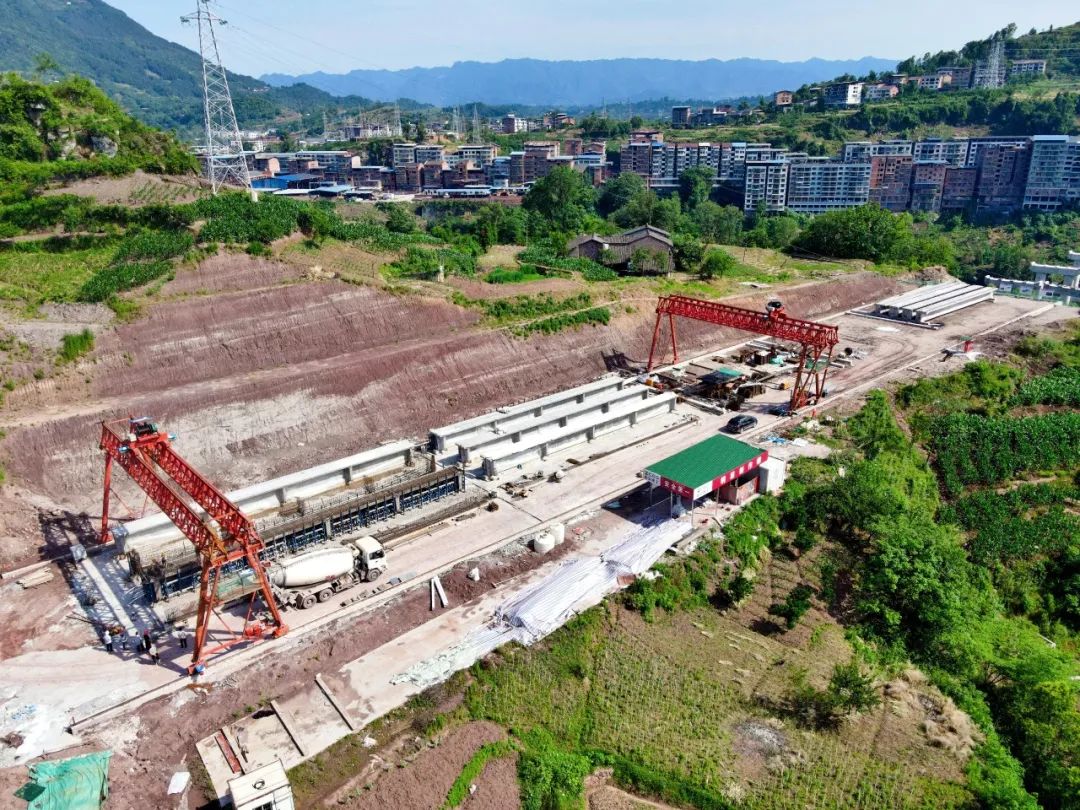 建筑主梁次梁如何搭架_主梁次梁_主梁次梁连梁