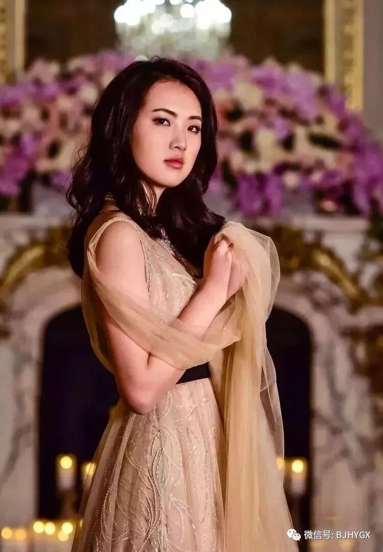 儿子刘轩是美国哈佛大学心理学博士,女儿刘倚帆是哥伦比亚大学的