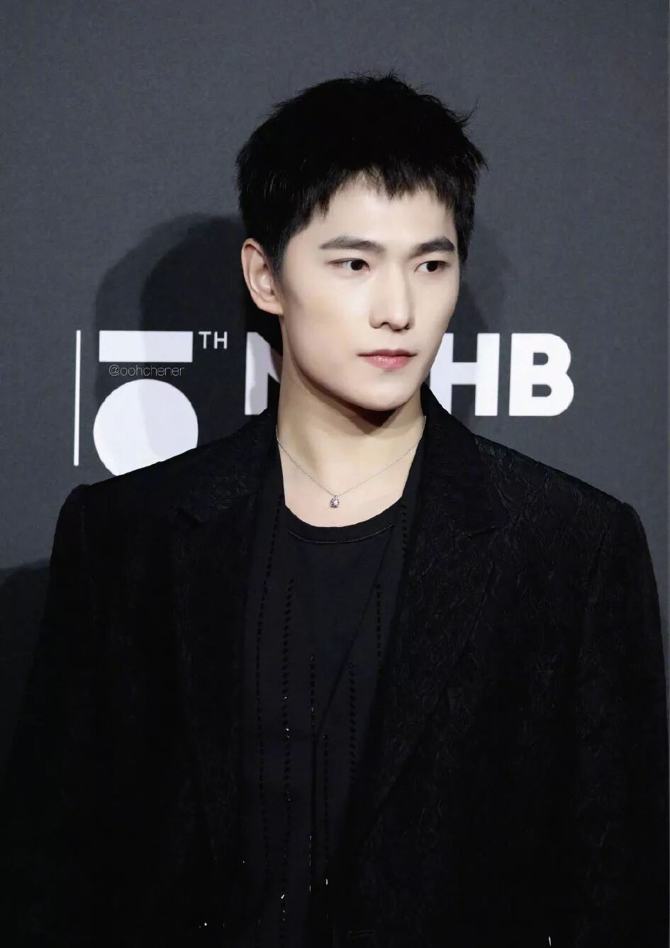 baby也剪狗啃瀏海，曾經土到爆的髮型要重回時尚圈了？ 時尚 第6張