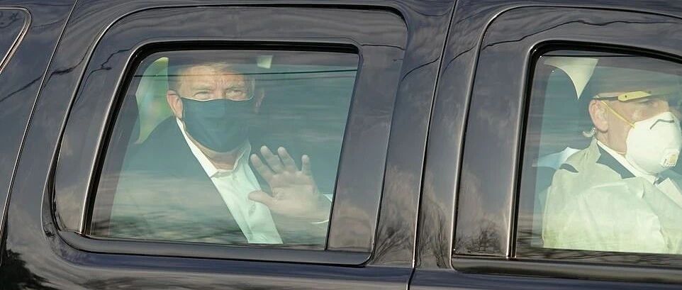 川普被曝病情不容乐观用重药，却还强行出门见粉丝，还疯狂发推：投我！投我！投我啊啊！！