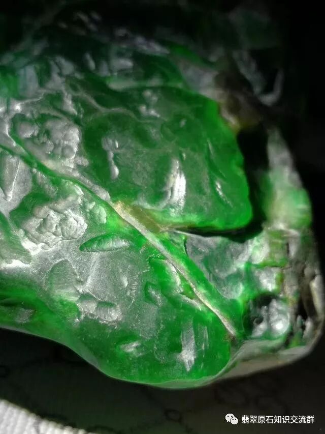 “玉石之王”有美誉的翡翠原石是怎么形成的！