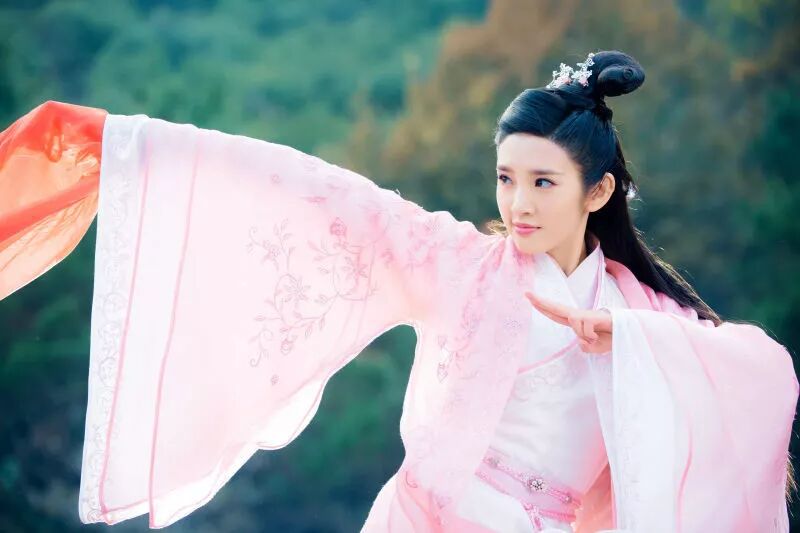 对于诛仙i我只想问谁给孟美岐扎的那几个揪啊