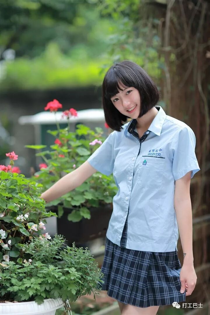 大爷报警称女大学生偷东西 去到警局讲出原因 女子却连连道谢 打工巴士 微信公众号文章阅读 Wemp
