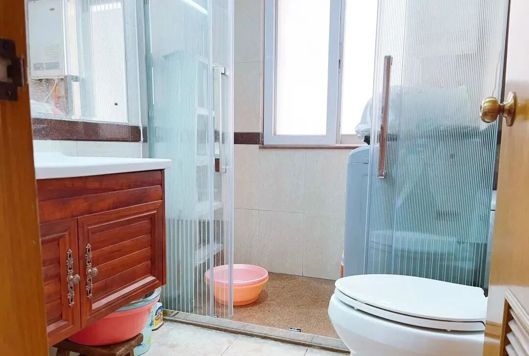 天河北二手房出售，南粤阁电梯4房，华阳小学，单价仅需5万！