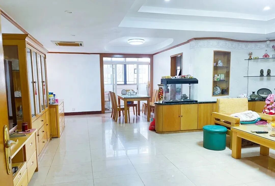 天河北二手房出售，南粤阁电梯4房，华阳小学，单价仅需5万！