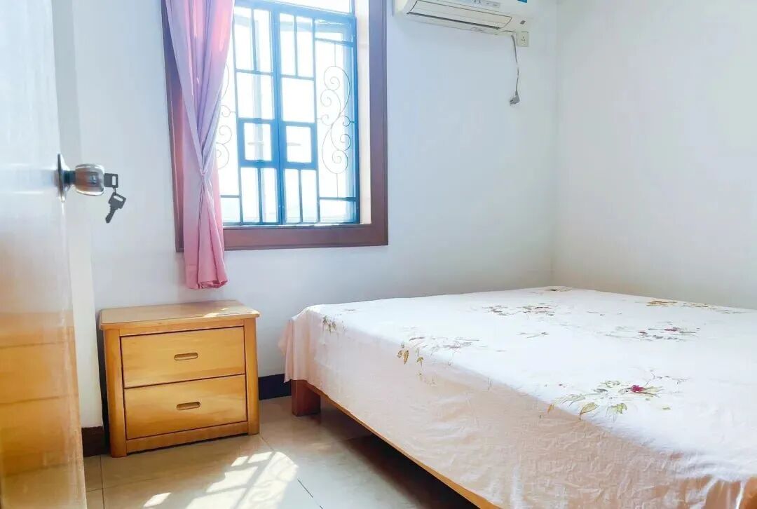 天河北二手房出售，南粤阁电梯4房，华阳小学，单价仅需5万！