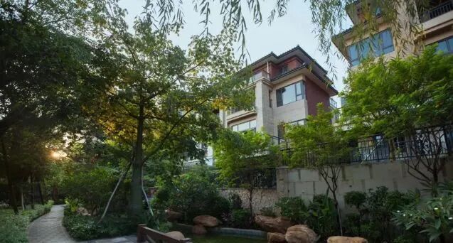 广州华标峰湖御境建面360㎡-690㎡，单价5万、现房交付！