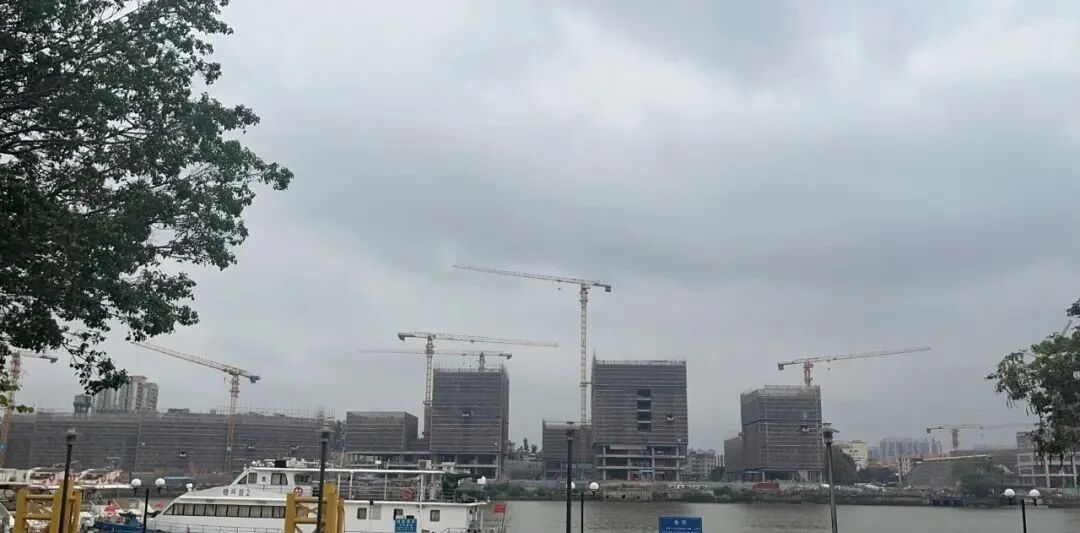 白云公寓金沙滨江壹号建面31-100㎡，总价30万！