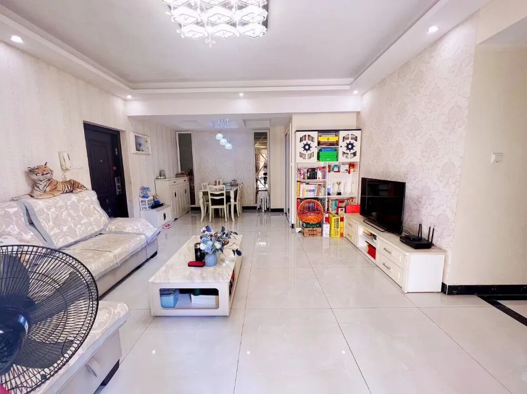 天河北总价1040万 | 芳草园，109平三房，南向、*户型、诚心出售！