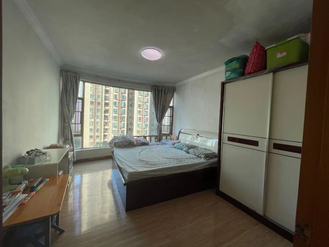 天河北总价1120万 | 帝景苑，138平四房，舒适南向，业主急售！