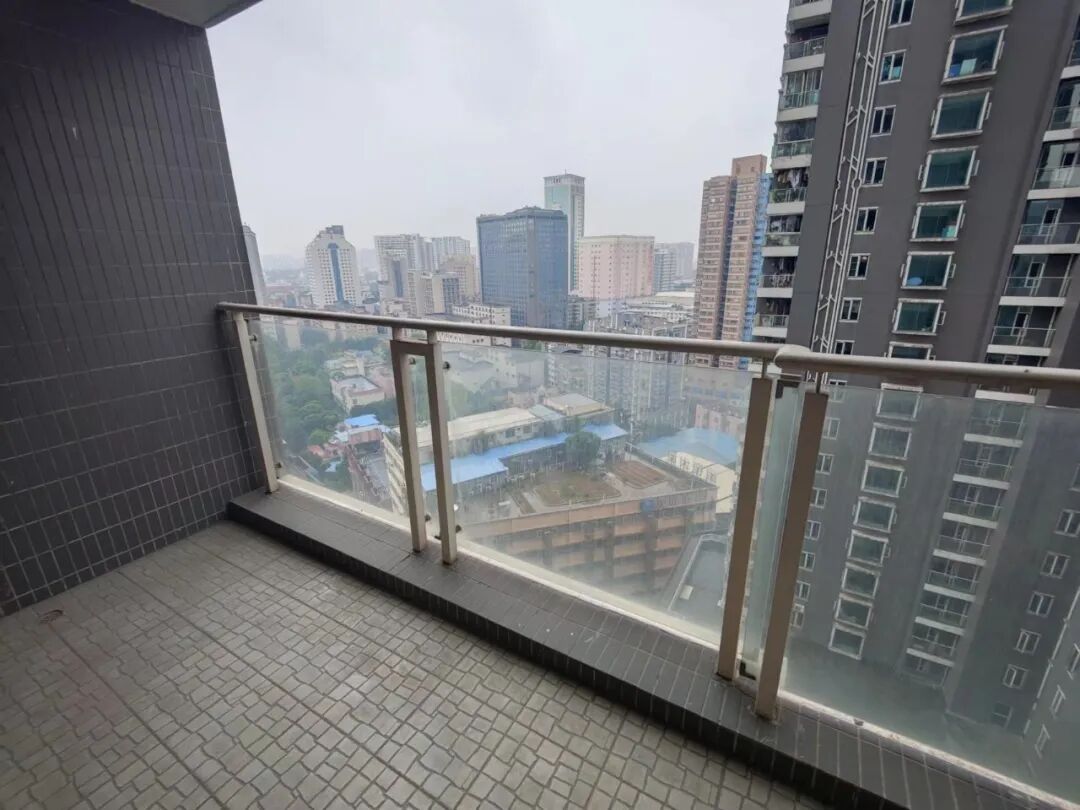 天河北总价1245万三房 |  伊顿18，120平大三房，高层视野开阔、繁华地段