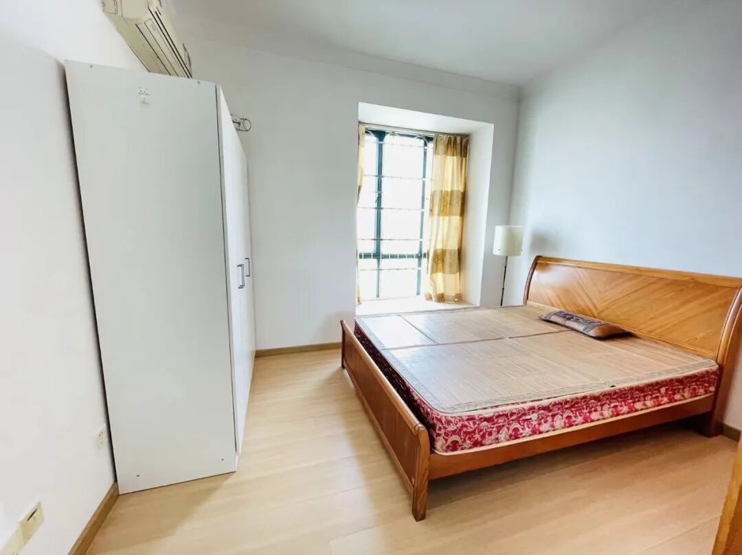 天河北二手房【金碧翡翠华庭】76平，总价620万！