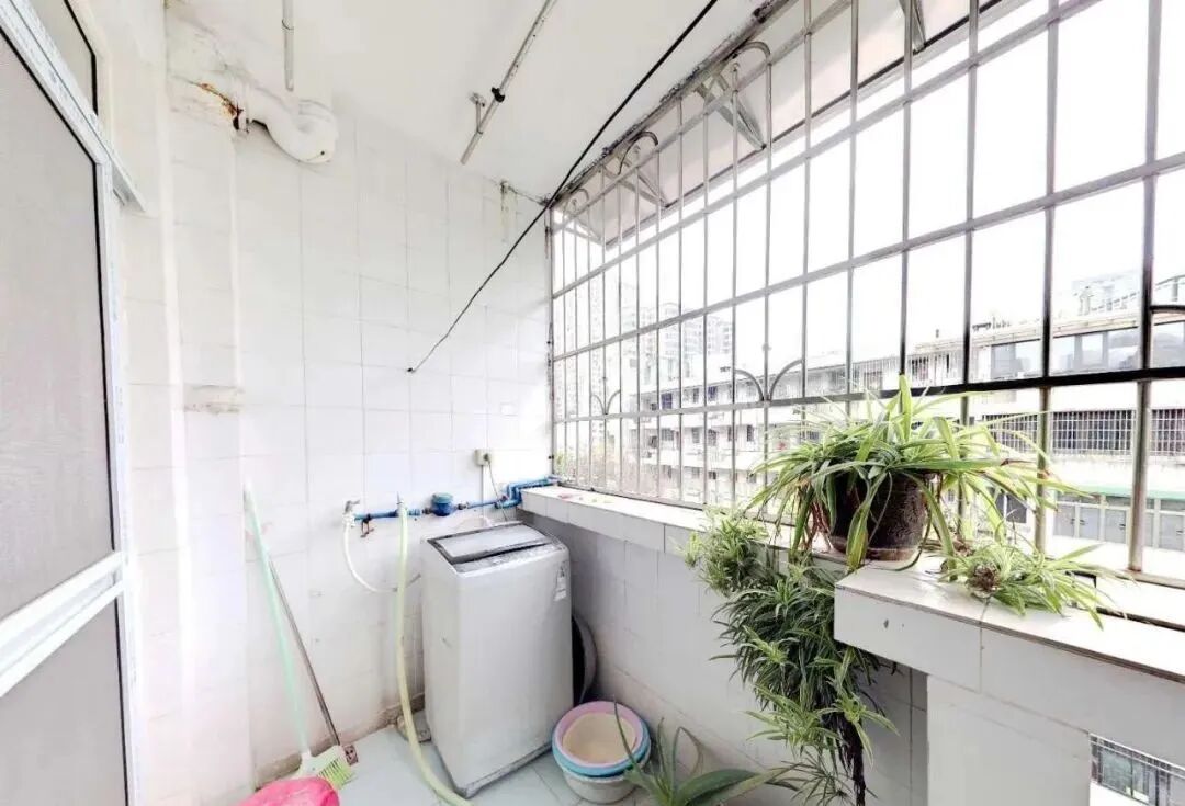 天河北二手房出售，德荣小区，108平方，仅售718万！