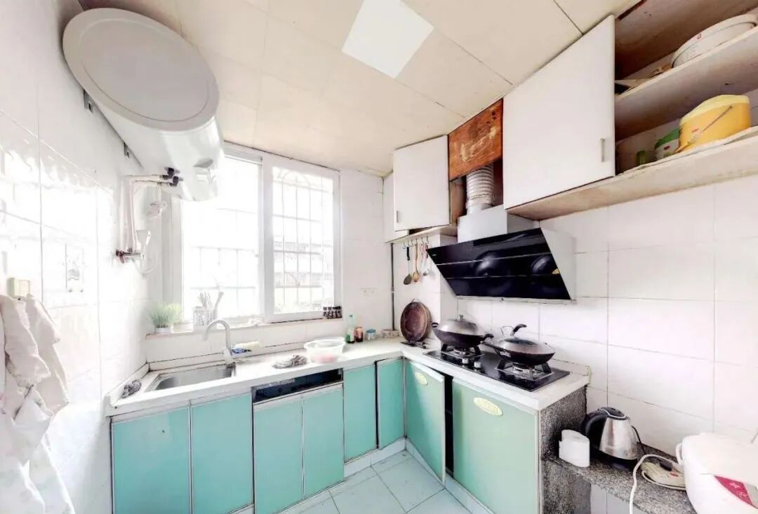 天河北二手房出售，德荣小区，108平方，仅售718万！