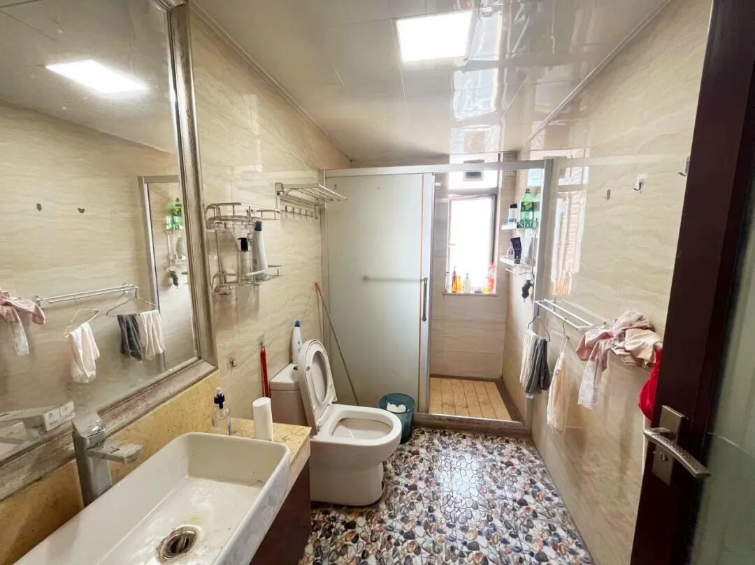 天河北总价680万 | 银汇华庭，86平，厅出阳台、安静南向、业主急售！