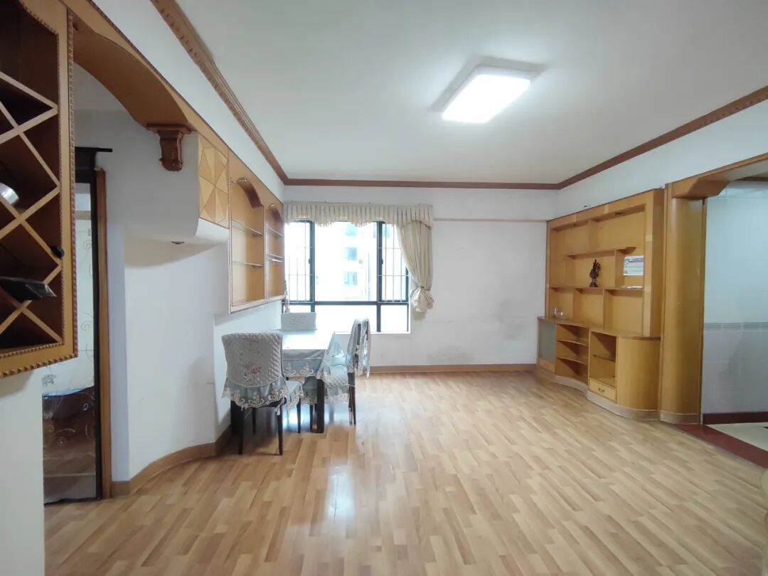 天河北总价850万两房 |  芳草园，92平两房，可改三房、诚心出售