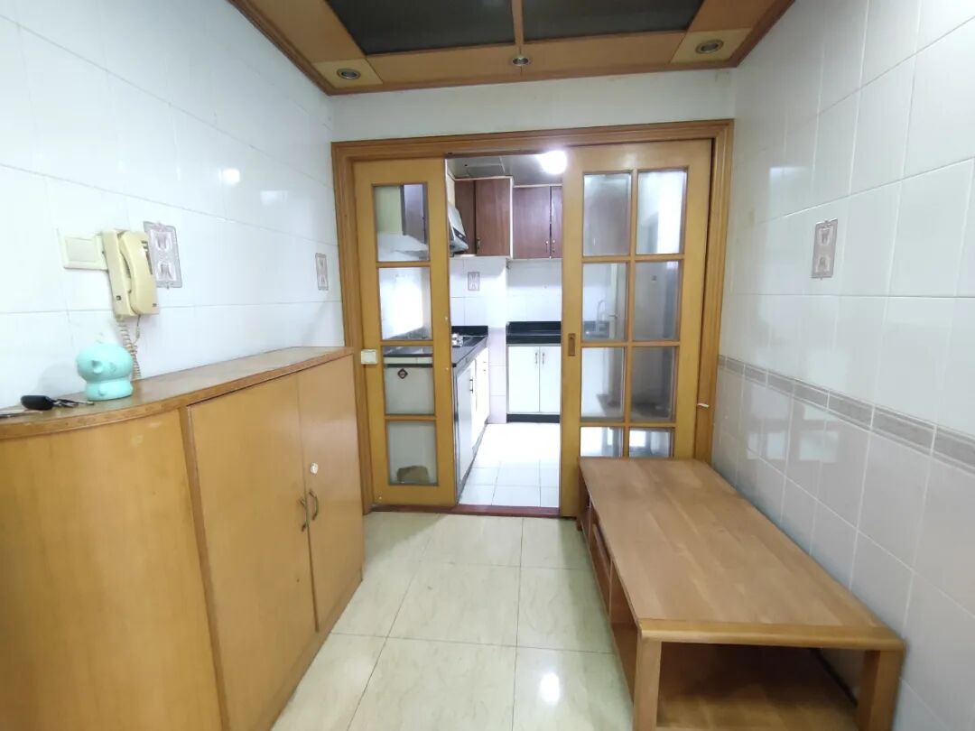 天河北总价850万两房 |  芳草园，92平两房，可改三房、诚心出售