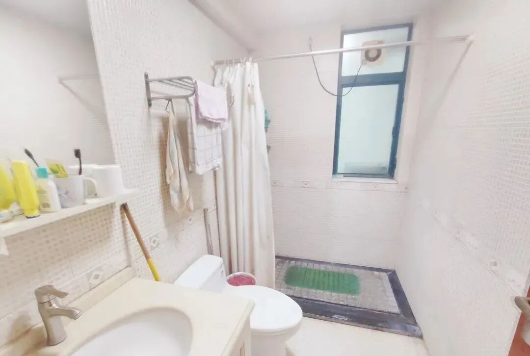 天河北二手房出售，金碧翡翠华庭，127.5平，1190万！