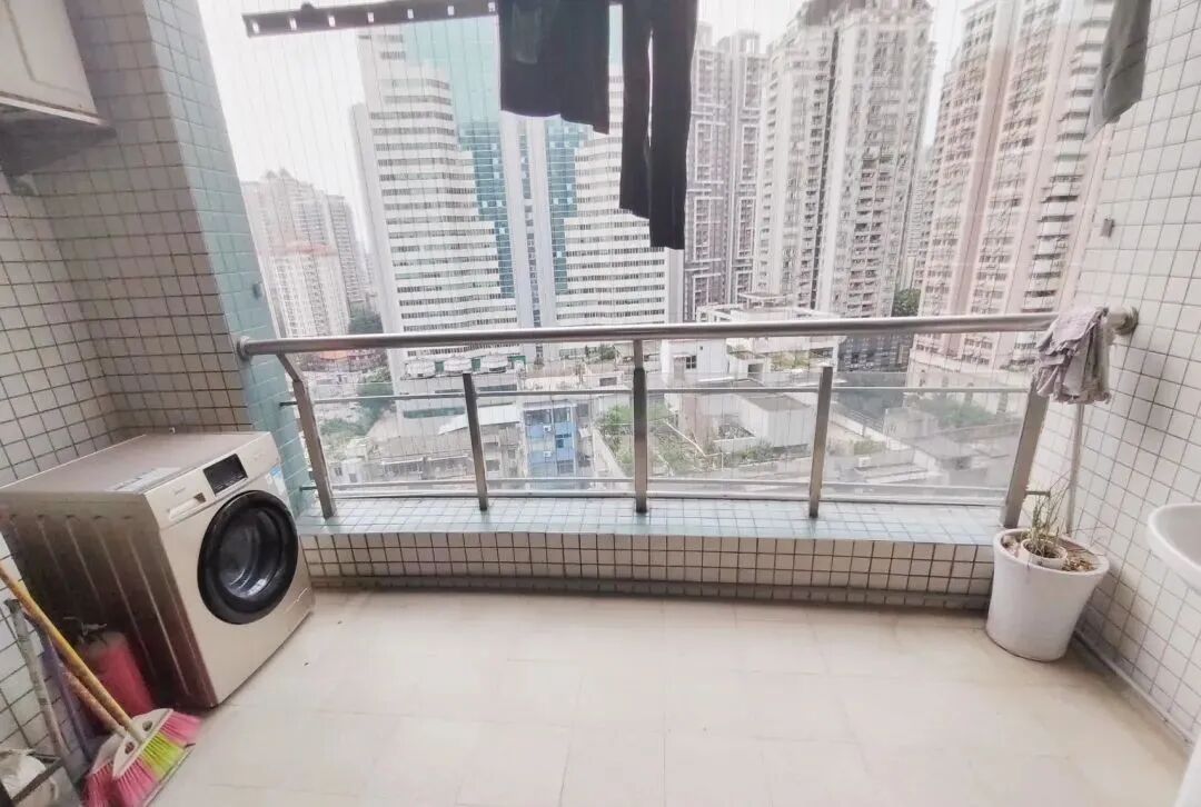 天河北二手房出售，金碧翡翠华庭，127.5平，1190万！