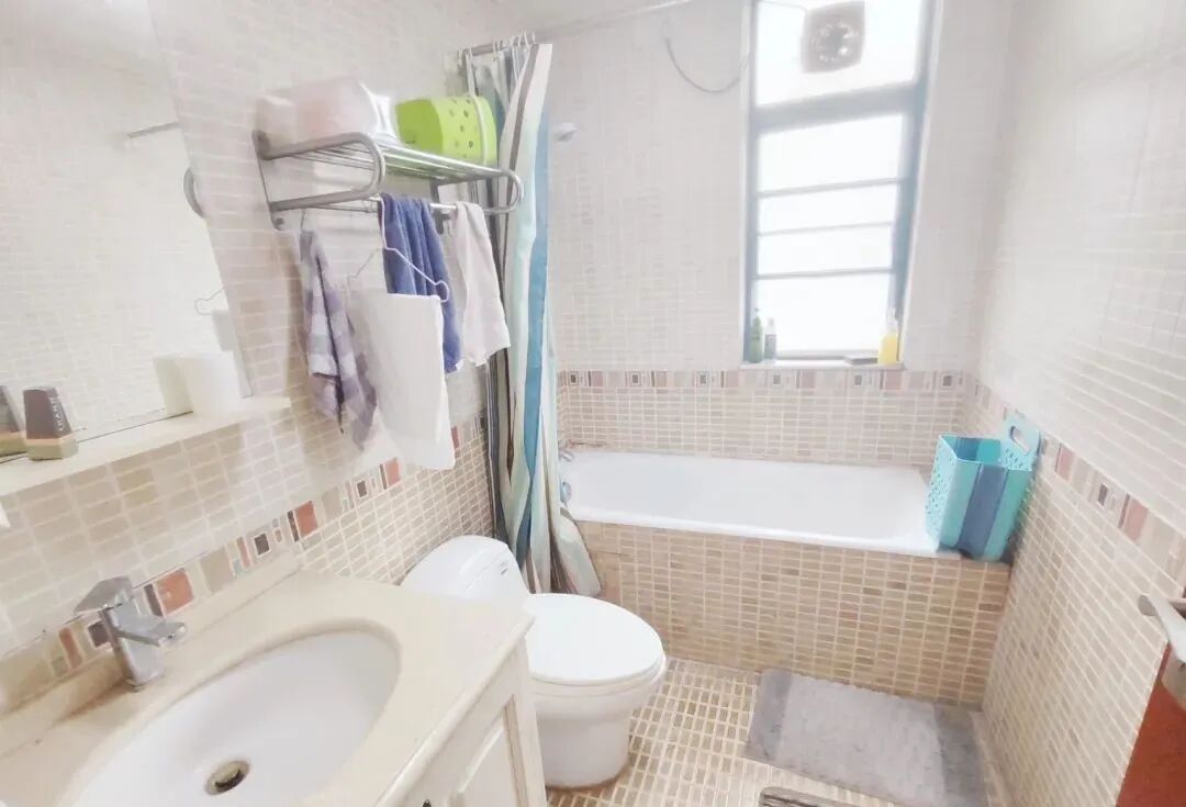 天河北二手房出售，金碧翡翠华庭，127.5平，1190万！