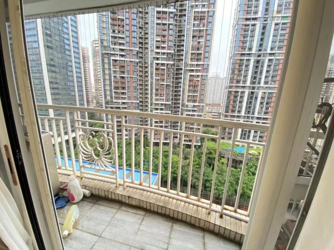 天河北总价450万 |  鸿翔大厦，56平，近华师地铁、业主诚心出售