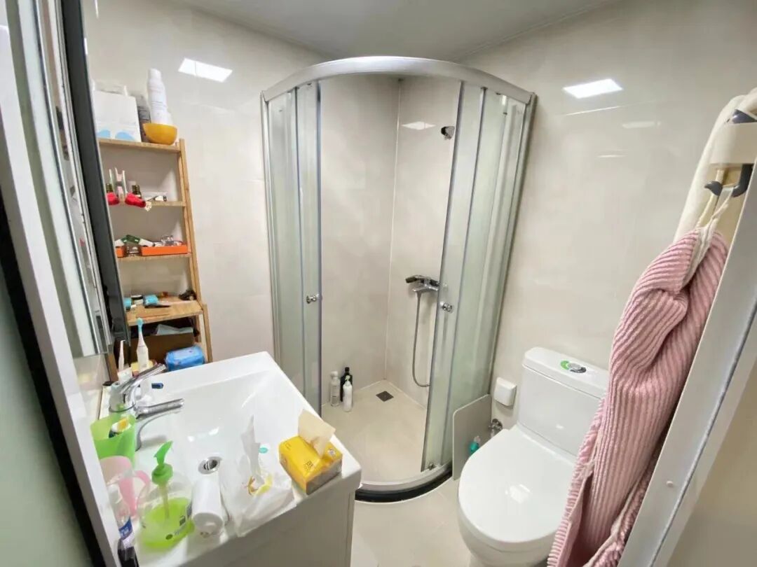 天河北总价450万 |  鸿翔大厦，56平，近华师地铁、业主诚心出售