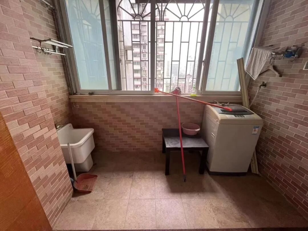 天河北总价488万两房| 金田花苑，69平两房，过五年*、无占学位、无贷款