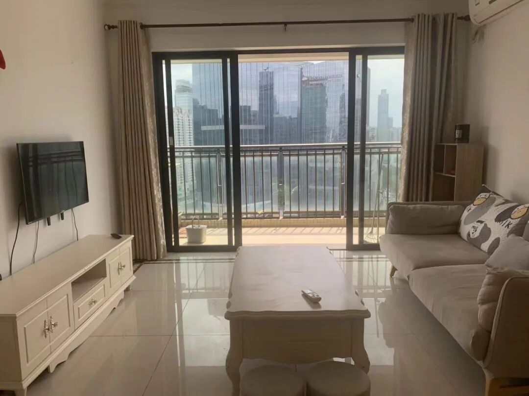 天河北总价750万两房 | 保利中辰广场，83平，花园小区、近地铁！