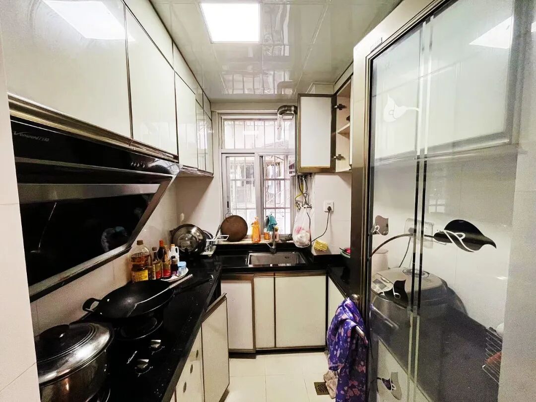 天河北总价620万三房 |  华天国际广场，80平三房，双地铁 、业主诚心出售