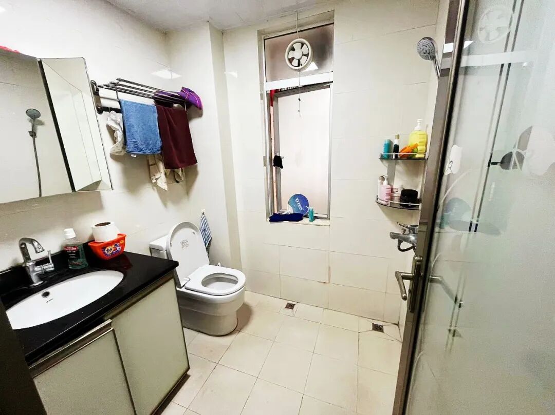 天河北总价620万三房 |  华天国际广场，80平三房，双地铁 、业主诚心出售