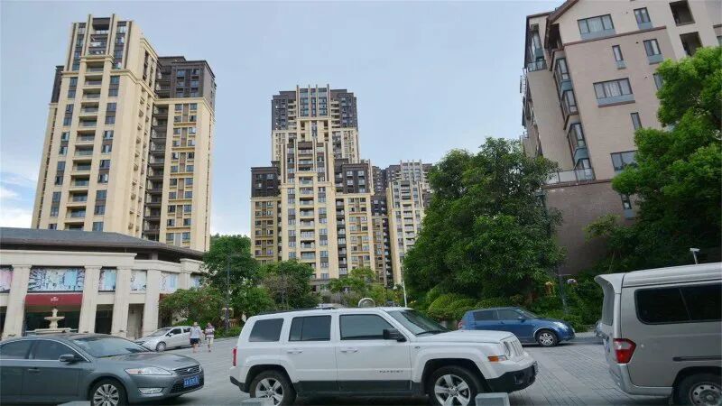 天河北二手笋盘：天信大厦3房2厅+伊顿18 2房2厅+龙口西学位