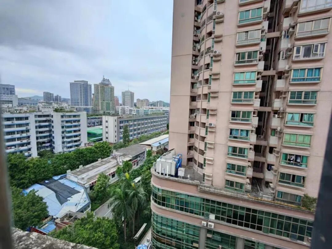 天河北总价800万 | 太阳广场，99平，精装大三房、厅出阳台、通风采光非常好！