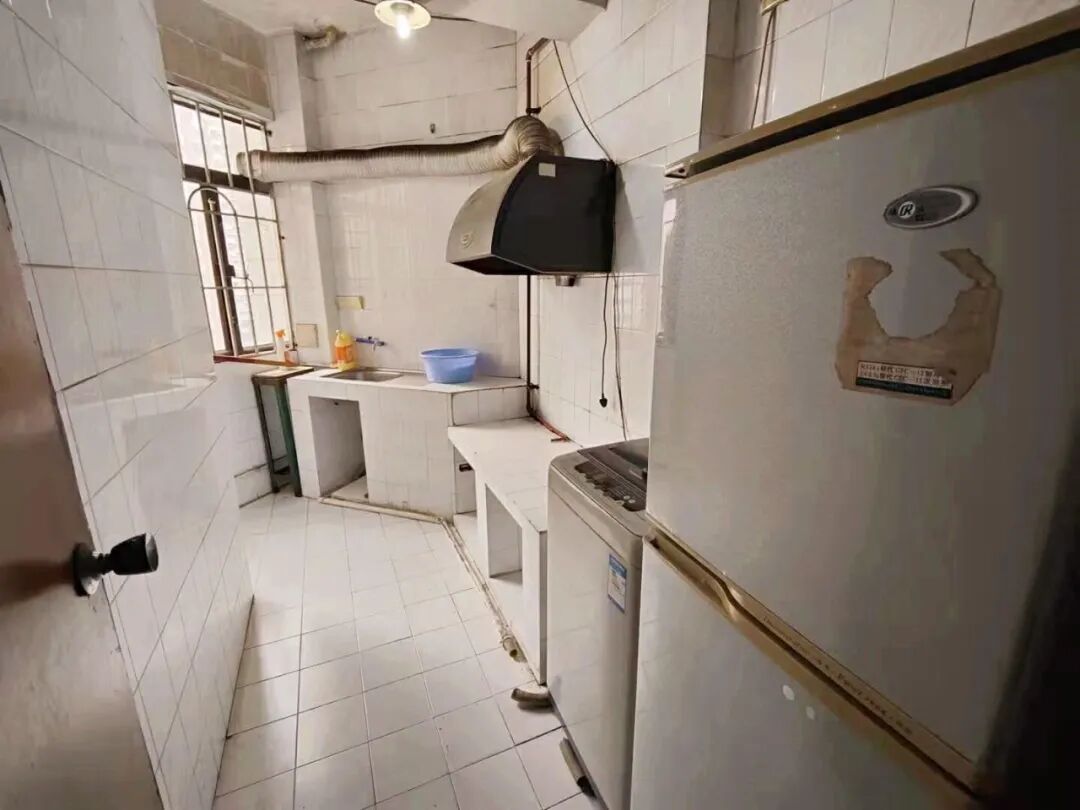 天河北总价800万 | 太阳广场，99平，精装大三房、厅出阳台、通风采光非常好！