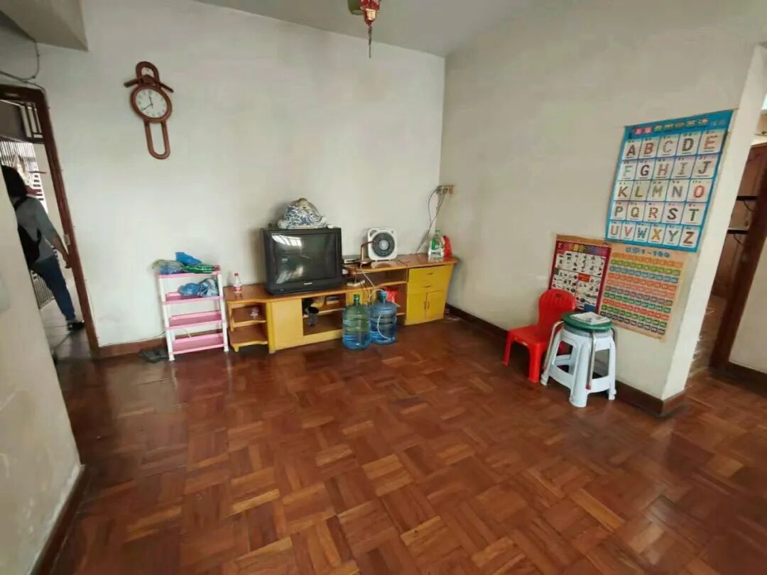 天河北总价800万 | 太阳广场，99平，精装大三房、厅出阳台、通风采光非常好！