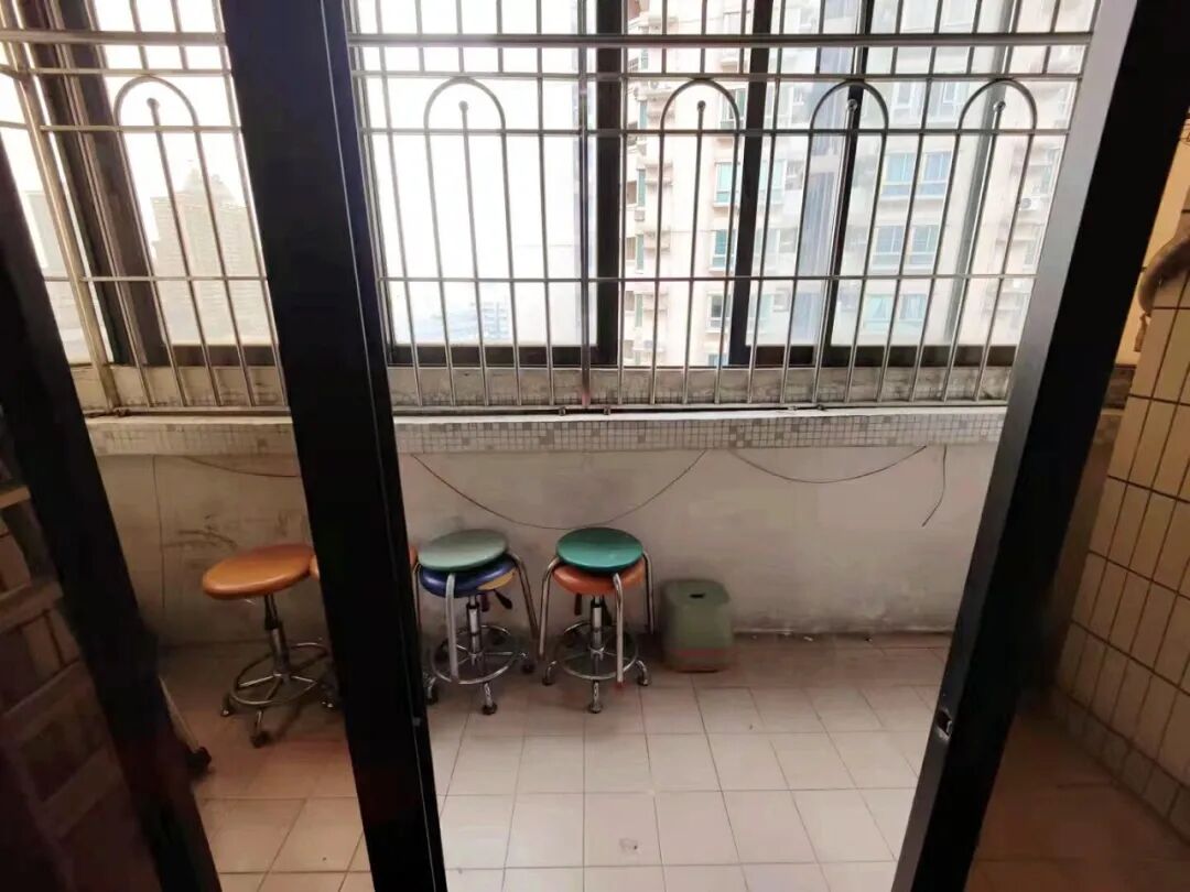 天河北总价800万 | 太阳广场，99平，精装大三房、厅出阳台、通风采光非常好！