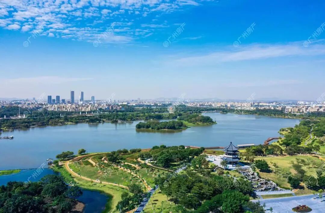 白云湖刚需地铁盘，中建星光城在售70-100m²全南向三*四房!