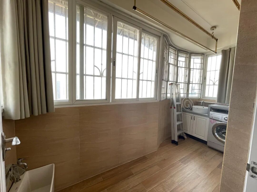 天河北总价600万 | 润华大厦，90平，厅出阳台、安静南向、业主诚心出售！