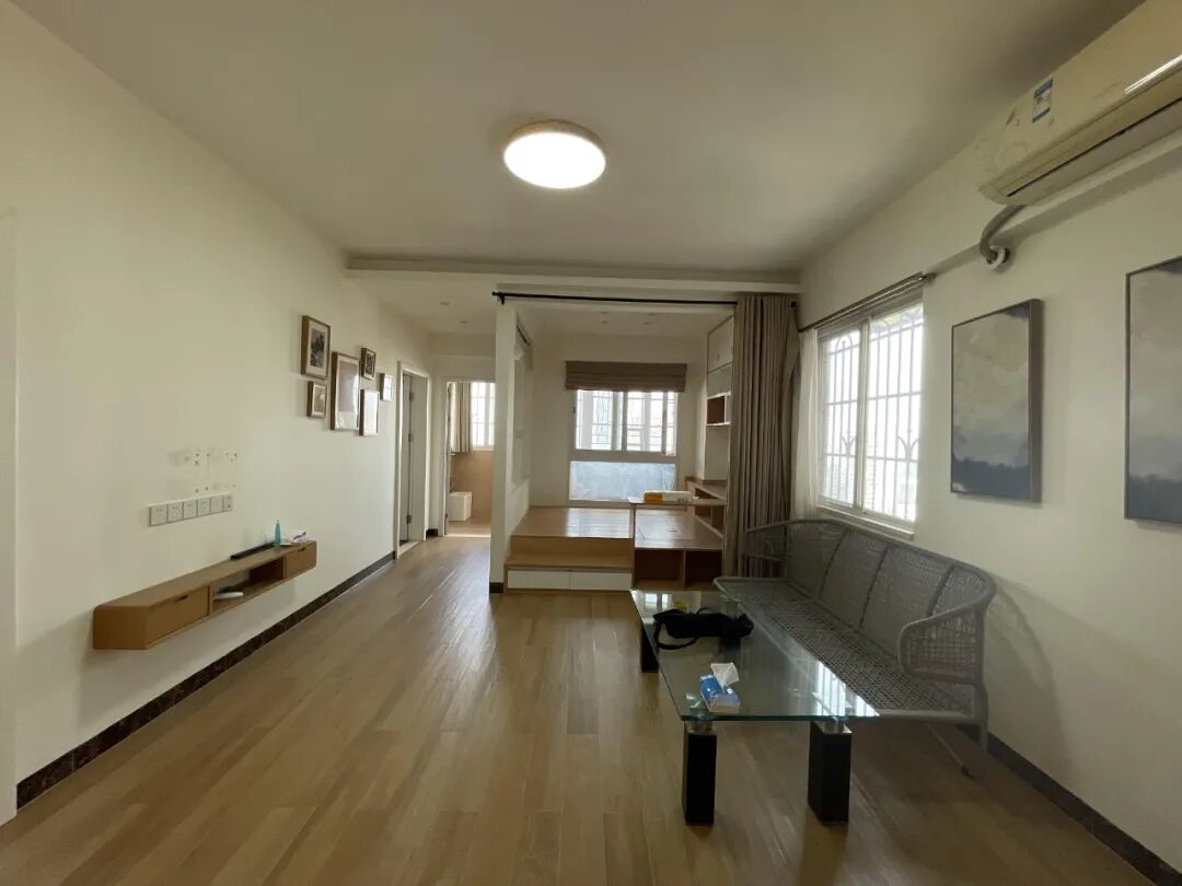 天河北总价600万 | 润华大厦，90平，厅出阳台、安静南向、业主诚心出售！