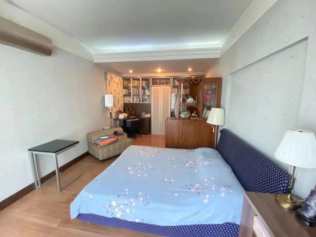 天河北总价990万两房 |  芳草园，98平大两房，双阳台、诚心出售