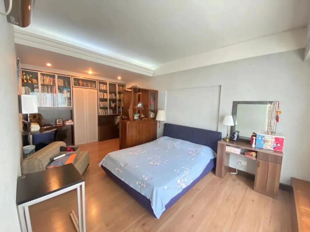 天河北总价990万两房 |  芳草园，98平大两房，双阳台、诚心出售