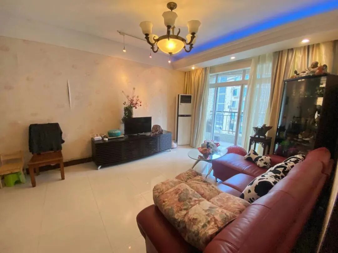 天河北总价990万两房 |  芳草园，98平大两房，双阳台、诚心出售