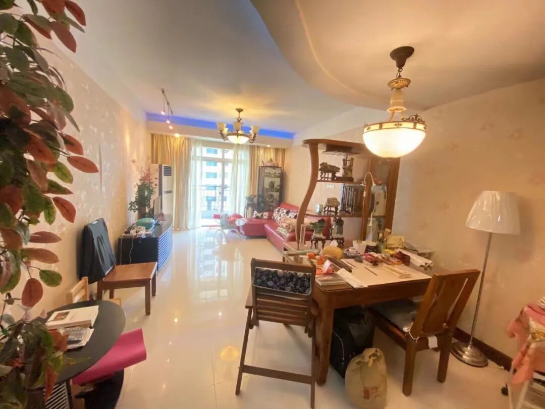 天河北总价990万两房 |  芳草园，98平大两房，双阳台、诚心出售