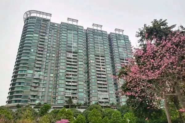 天河北二手房出售，都市华庭精装修四房，笋盘出售。