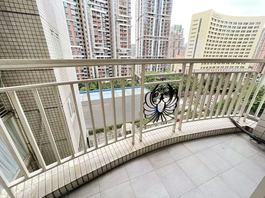 天河北总价1080万四房 |  鸿翔大厦，151平四房，管理严格、业主急售