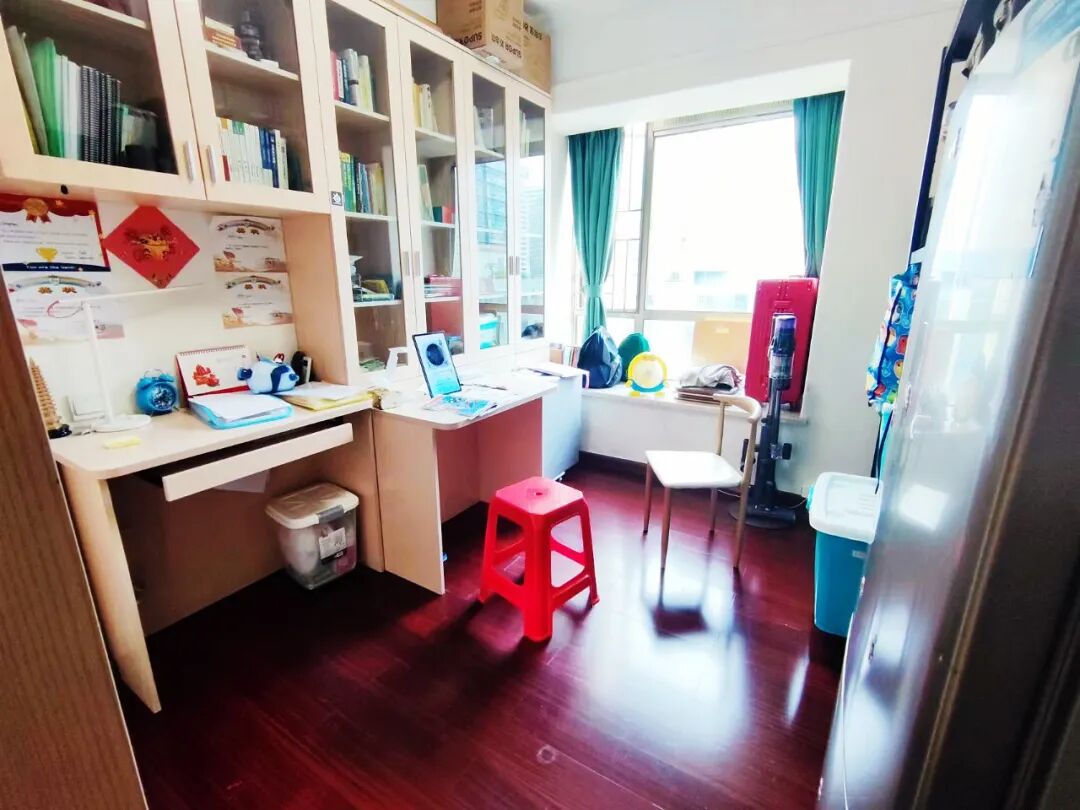 天河北总价825万 | 银汇华庭，100平大三房， 舒适南向，业主急售！