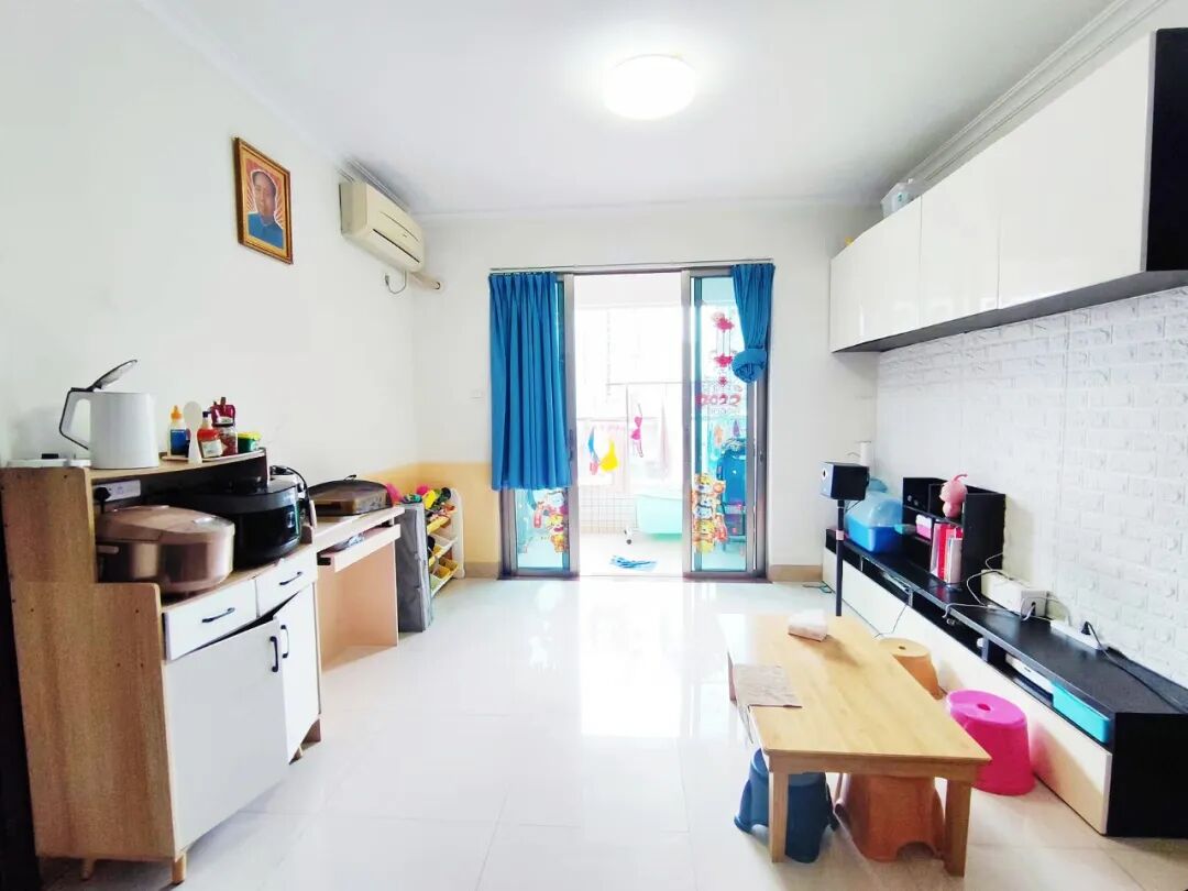 天河北总价825万 | 银汇华庭，100平大三房， 舒适南向，业主急售！