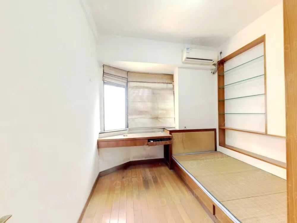 天河北总价697万三房 | 太阳广场，114平，双地铁带学位，诚心出售！