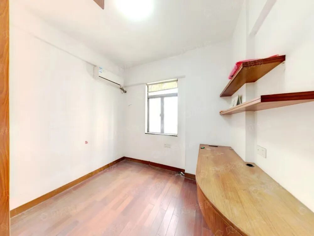 天河北总价697万三房 | 太阳广场，114平，双地铁带学位，诚心出售！