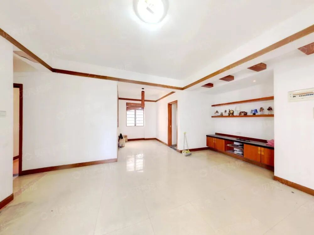 天河北总价697万三房 | 太阳广场，114平，双地铁带学位，诚心出售！