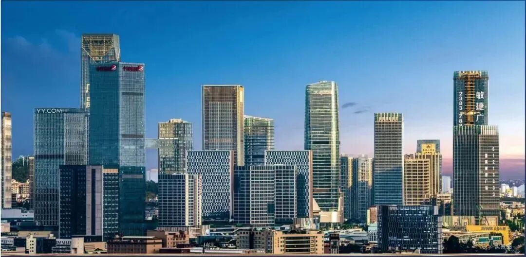 珠江铂世湾正南向三房！低市价4千/㎡！